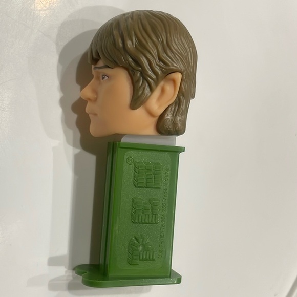 The Lord of the Rings PEZ Collectible - Frodo Baggins (Green & Cream) #2 1117330 - Picture 9 of 17